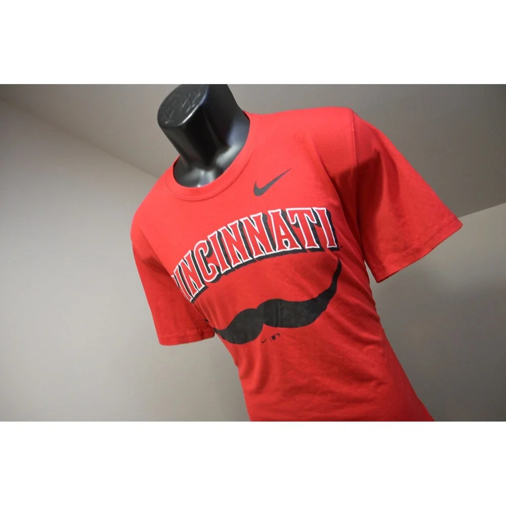 Nike T-Shirt Mens Large Red Cincinnati Reds Mustache Graphic Dri-FIT